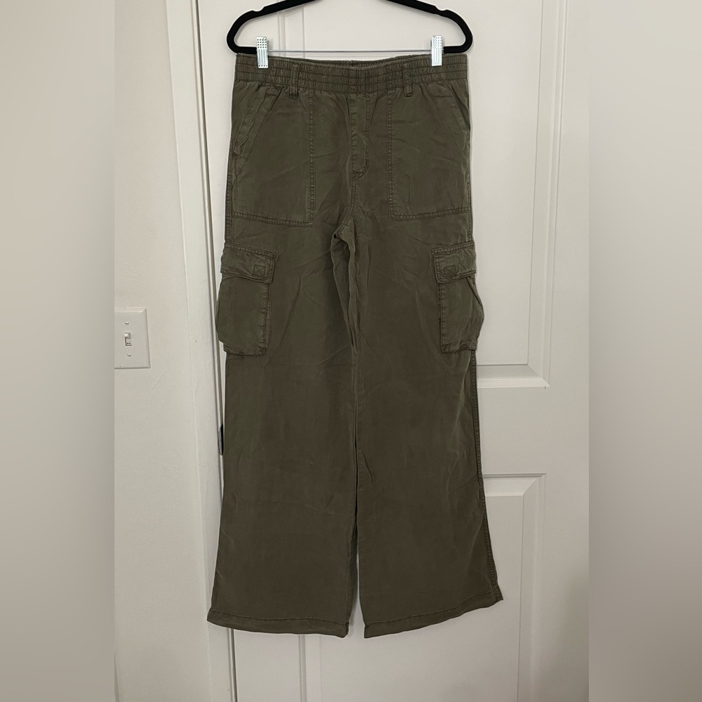 Sanctuary Women's Soft linen Olive Cargo Pants (Inseam 32’in)